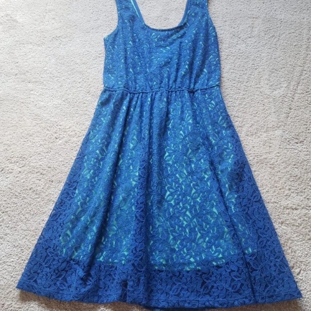 JUNIORS LACE DRESS